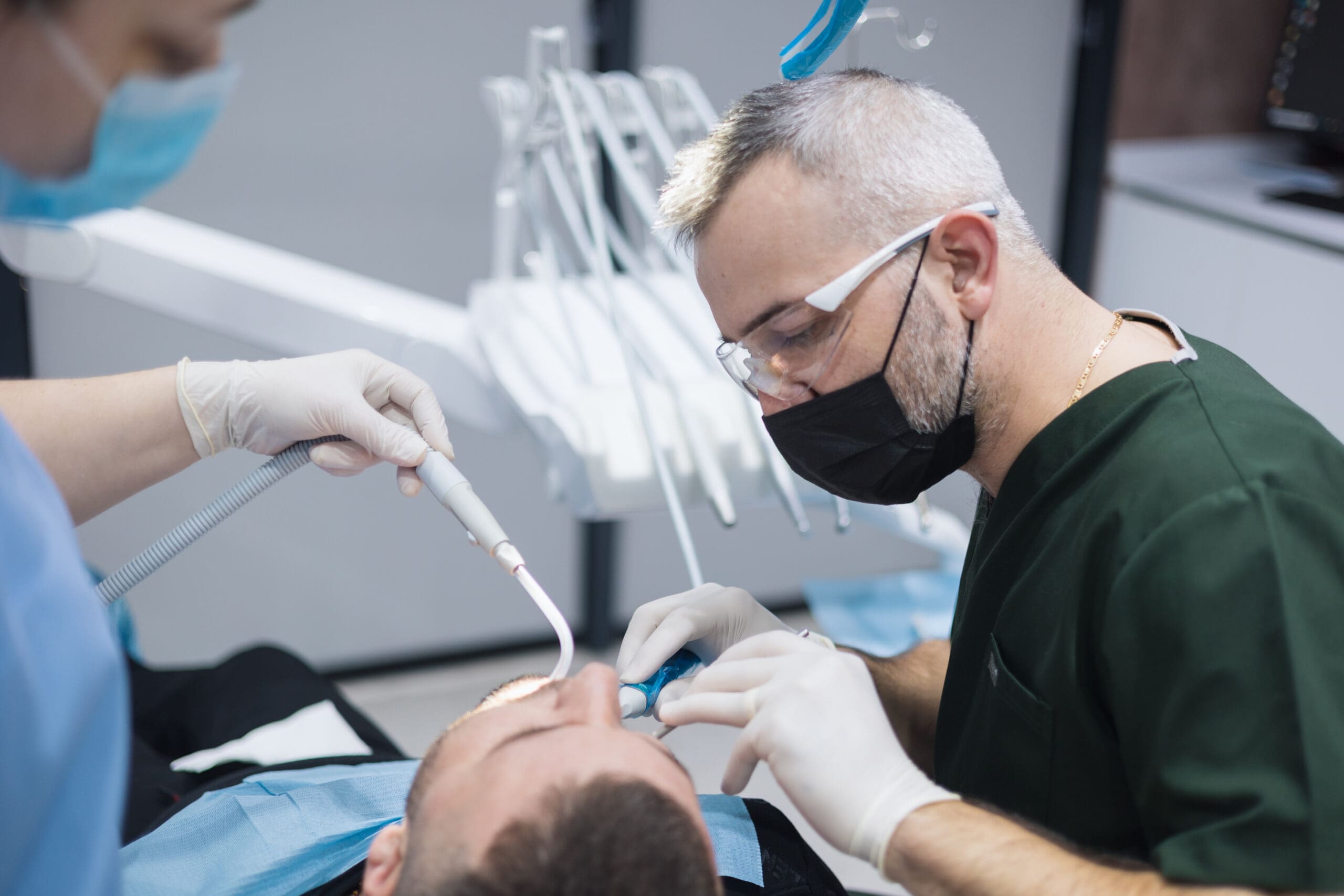 https://impressdentalclinic.al/wp-content/uploads/2024/06/643A4107-scaled.jpg